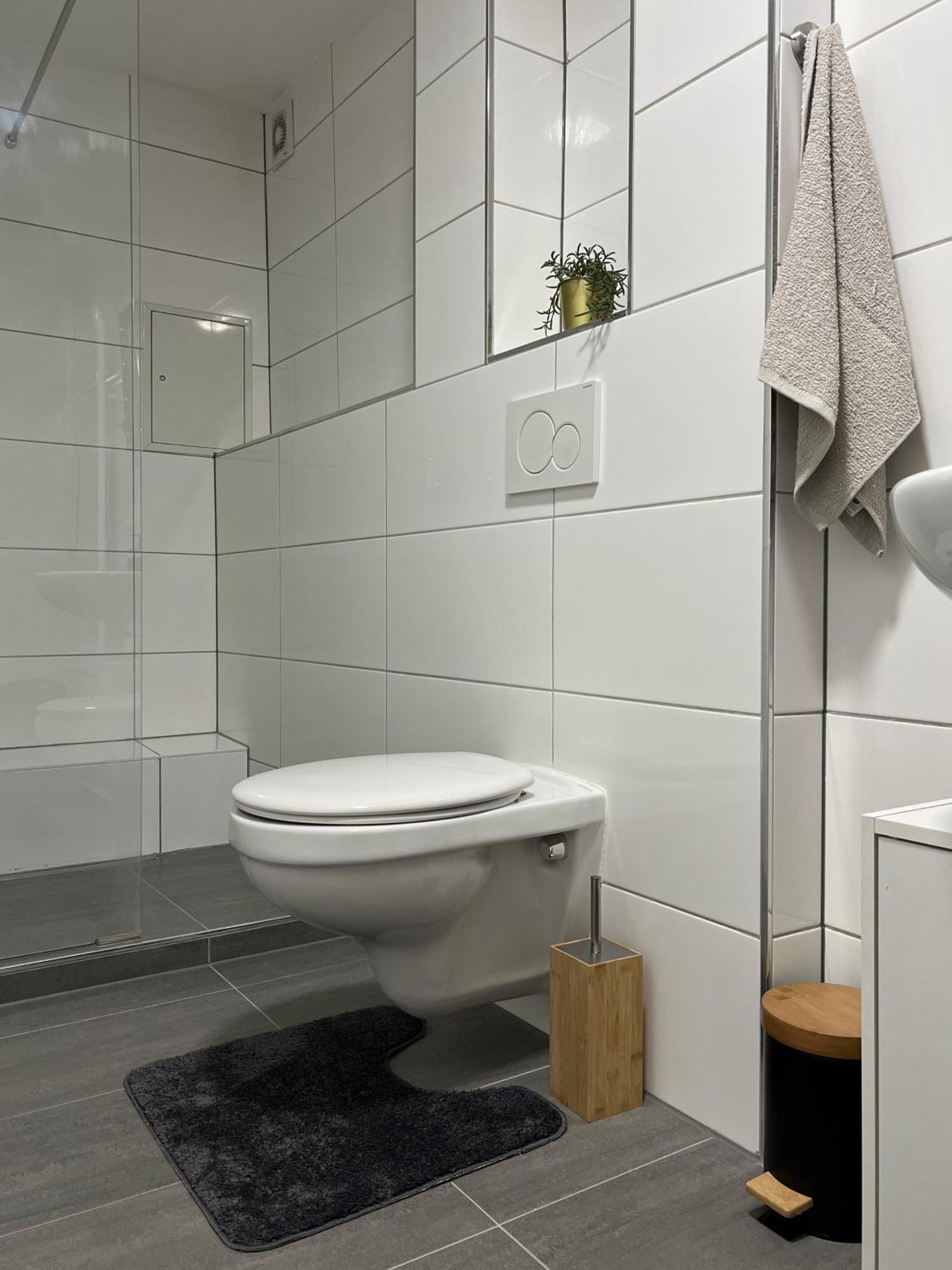 Apartment Moderne Souterrain *